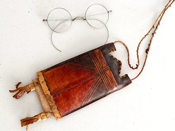 A Pair Of Antique Glasses In Period Leather Case