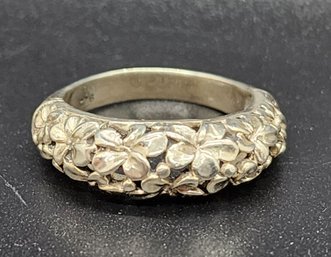 Beautiful Sterling Silver Floral Ring