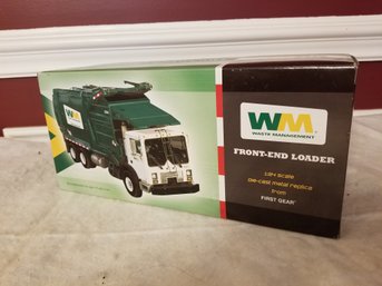 2004 NOS First Gear WM Waste Management Green 1:34 Scale Garbage Truck