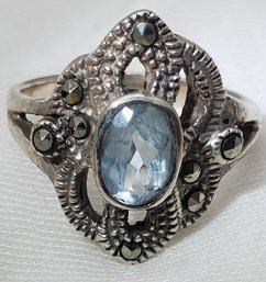 Lovely Sterling Silver Size 7 Blue Topaz Ring ~ 4.03 Grams
