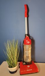 Dirt Devil Dynamite II Cyclonic Quick Path Vacuum. Cleaned/tested And Working. - - -- - - - - - - Loc: Kitchen
