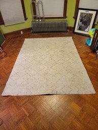 Ivory And Grey Triangle Pattern Area Rug.