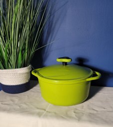 Harlequin Green Rachel Ray Dutch Oven .  Looks To Be Un-used. - - - - - - - - - - - - - - - - - - - - Loc: LR