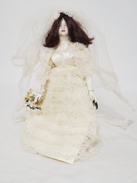 1982 Vintage Royal Doulton Nisbet Porcelain Wedding Day Bride Doll On Stand