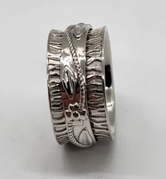 Size 8 Sterling Spinner Ring