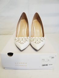 Ladies Lauren Conrad Size 7.5 White Floral Themed Heels In Box