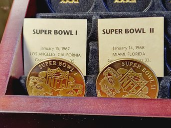 Super Bowl Commemorative Gold Plated  High Relief Flip Coin -wooden Display Case  With Super Bowl 1 And 2 Coin