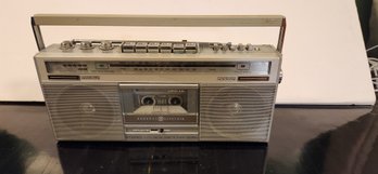 Vintage General Electric Am/fm Cassette Player