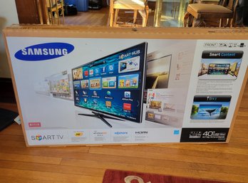 Samsung 40' Smart T.V. W/ Original Packaging/box