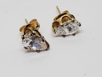 Vintage Pair Of 14K Yellow Gold & Teardrop CZ Stud Earrings (Bag E)