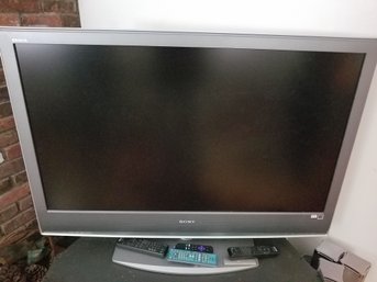 Sony LCD 46' TV With Remote And TV Console/stand