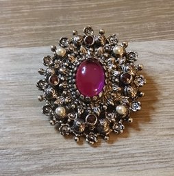 Vintage Sarah Cov Purple And Faux Pearl Jeweled Pendant/Broach