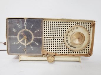 Vintage 1959 GE General Electric C-435A Tube AM Clock Radio - Works