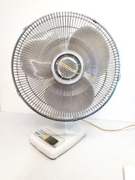 Vintage Cool Breeze 16' 3 Speed Oscillating Tabletop Fan Model DE-1 611
