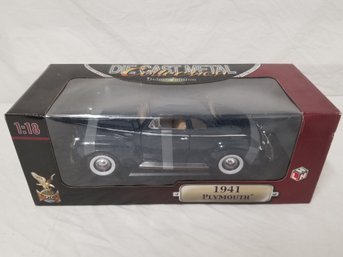 1941 Plymouth Special Deluxe Edition 1:18 Road Signature Yat-Ming