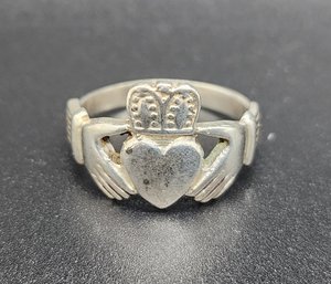 Vintage Sterling Silver Claddagh Ring