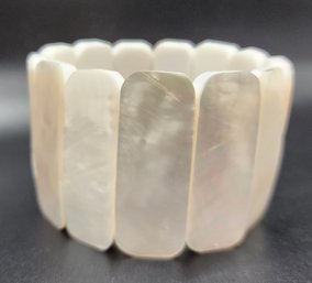 Handcrafted Mother Of Pearl With Resin Stretch Bracelet