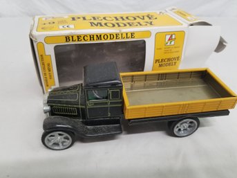 CZECH PLECHOVE MODELY 1/32 HAWKEY TRUCK