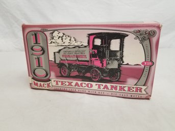 1995 Ertl Collectibles 1910 Mack Texaco Tanker 1155