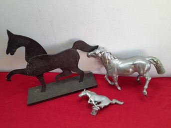 Horse Decor Lot