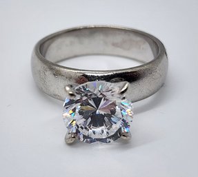 Beautiful Vintage CZ Sterling Silver Ring