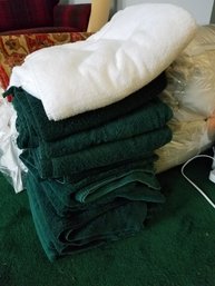 Lot Of Cotton Towels - 9 Bath (green), 1 (white)