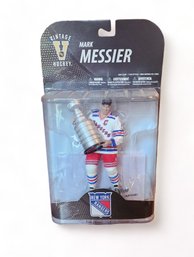 McFarlane Toys ~ Vintage Hockey NHL Legends ~ NY Rangers Mark Messier Figurine ~ NIP