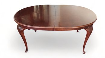 1990s Drexel Heritage Cherry Queen Anne Dining Room Table W/ 2 Leaves