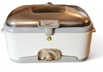 1960s Nesco Co Electric Roaster ~ Slow Cooker ~ Used Condition But Works Perfectly.