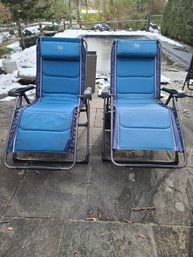 2 HIGH END TIMBER RIDGE ZERO GRAVITY CHAIRS WITH SPECIAL CUP HOLDER AND TRAY