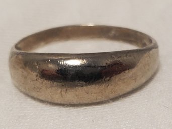 Sterling Silver Size 9 Ring ~ 1.55 Grams