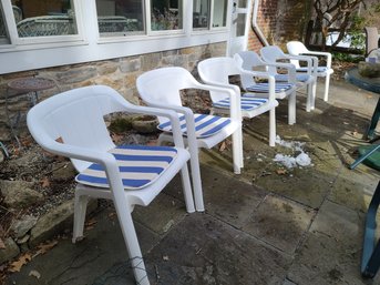 6 Plastic Stackable Outdoor White Chairs With 8 Cushions