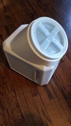 Pet Food Storage