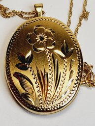 Gold Tone Flower Design Locket Pendant And Necklace