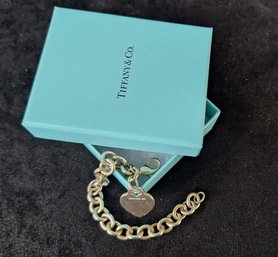 TIFFANY SILVER CHAIN BRACELET WITH HEART IN ORGINAL BOX