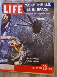 Lot 2 Of Vintage 1961 Life Magazines (2)