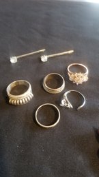 Set Of 5 Rings And 2 Hair Pins