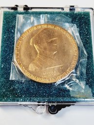 1962 Douglas MacArthur Liberator Of The Philippines US  Medal RARE