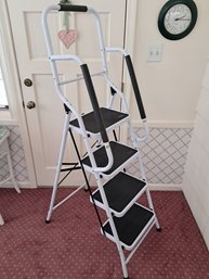 Heavy Duty Step Ladder - 330lbs Capacity