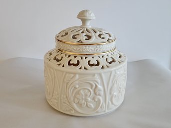 Lenox Illuminations Versailles Round Covered Candlebox & Candle