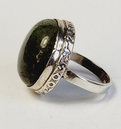 Sterling Silver  Large Labradorite Iridescent Green Stone Ring