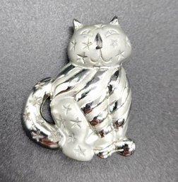 Adorable Vintage Cat Brooch