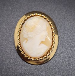 Vintage Cameo Brooch