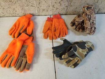 Assortment Of Men's Hunting & Weather Gloves