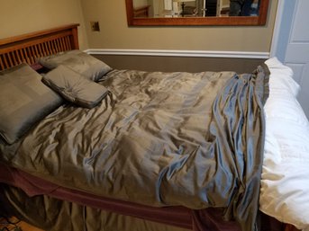 Queen Size Duvet W/matching Pillows And Down Comforter