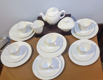 Tea Set With 6 Cups, Saucers, And Lunch Plates