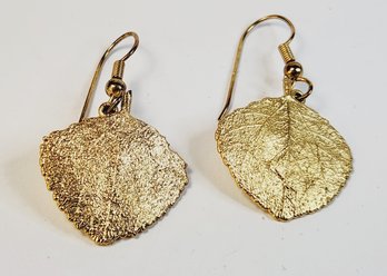 Vintage Gold Tone Leaf Drop Hanging Earrings