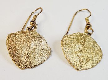 *Vintage Gold Tone Leaf Drop Hanging Earrings