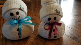 Birdseed Sock Snowpeople