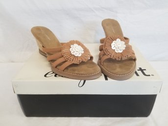 Easy Spirit Slip On Leather Sandals With Floral Embellishment & Original Box - Size 5M